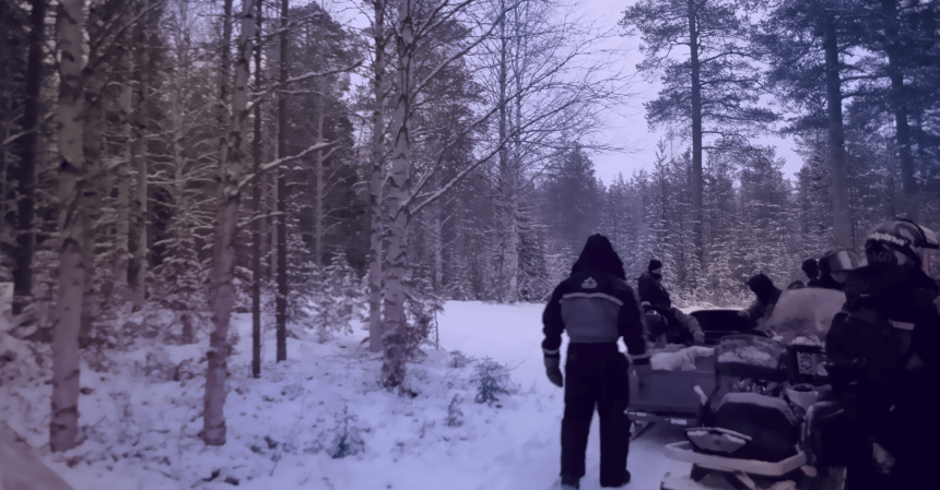 Motos de nieve, pesca en el hielo y auroras boreales en Rovaniemi