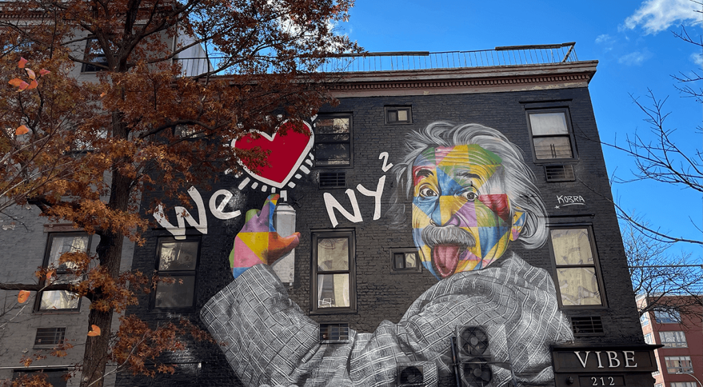 Mural de Albert Einstein en Chelsea, que ver en Nueva York